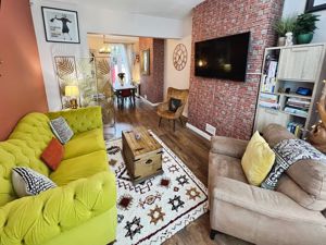 Lounge- click for photo gallery